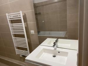 Appartements Charmant T2 a Rueil Malmaison : photos des chambres