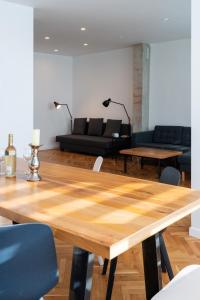 Soho White 2BDR by RV Apartments