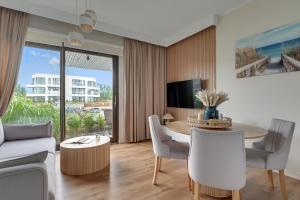 Sol Marina - Pool, SPA, Wellness, Riverview & Parking by Downtown Apartments