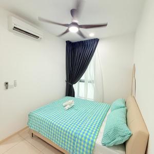 Macrolink 2B2R 7 pax Condo Medini near legoland