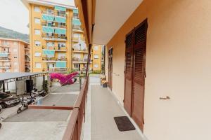 5 beds - 2 minutes from the sea with parking