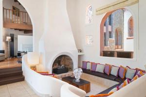 Provençal Estate with Pool