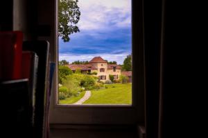 B&B / Chambres d'hotes Gite Chambre d'hotes insolite dans un pigeonnier a 5 minutes de Marciac Gers : photos des chambres