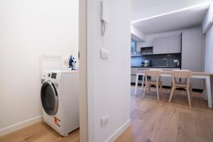 Modern Flat Metro CityLife-MICO-Self Check-in-AC