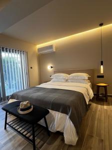 Χenion Inn - Athens Airport, Easy Check In Anytime