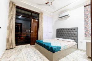 2 BR -Igloo Near Taj By Homeyhuts