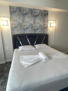 Premium Rooms & Boutique Apartments with Free Parking