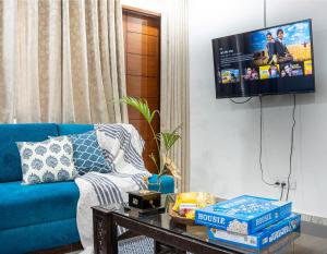 2 BR -Igloo Near Taj By Homeyhuts