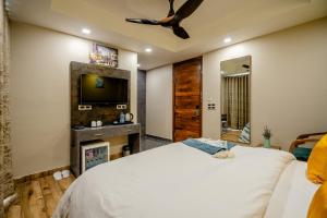 Lime Tree Hotel - Near Medanta Hospital