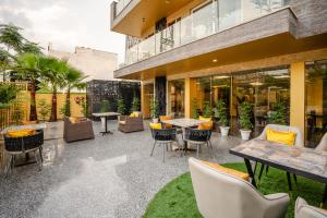 Lime Tree Hotel - Near Medanta Hospital