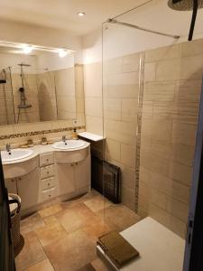 Appartements Appartement plein centre ville, Lumineux : photos des chambres