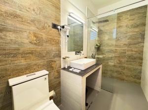 360 Viewpoint by Queens Mount