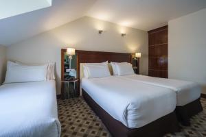 Double Room with Extra Bed room in Eurostars Gran Via