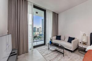 Modern Studio at Paragon with City View