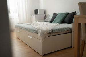 Sweet Spot for 6 in Trendy Area! Family friendly!