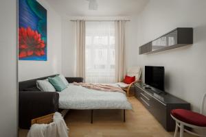 Sweet Spot for 6 in Trendy Area! Family friendly!