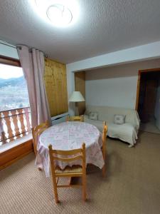Appartements Appartement T3 46 M2 avec garage ,cave et vue imprenable : photos des chambres