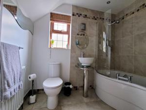 Honeysuckle Cottage - Newcastle, Northern Ireland