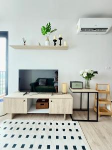 Monthly rent only Luxury condominium with pool and gym in Chiang Mai