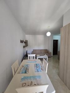 Arons Apartment 37, 6th floor