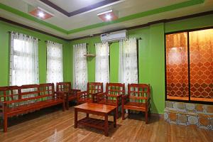 LobocAirbnb Travellers Inn