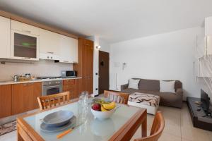 Elegant Terrace Flat Parking near Rho Fiera Mi