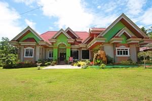 LobocAirbnb Travellers Inn