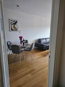 Apartment 82 Central Point