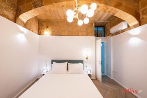 Chic & Eclectic Valletta Stay