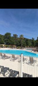 Campings Mobile-Home 6 places Nans les pins : photos des chambres