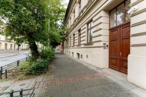 Limanowskiego Modern Studio by BookingHost