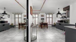 Limanowskiego Modern Studio by BookingHost