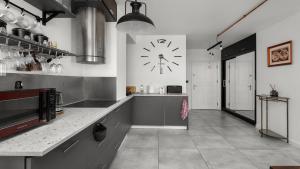 Limanowskiego Modern Studio by BookingHost