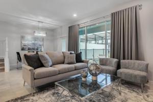 5 Bedrooms45 Bathroomswindsor Island1330Lt