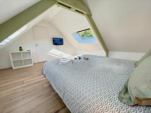 Maisons de vacances A 15 min de Caen & des plages du Debarquement : photos des chambres