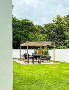 De Flourishing Hill Escape, Cha Am