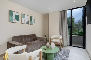 Solei Loft 402 - Espacious & bright apt with AC