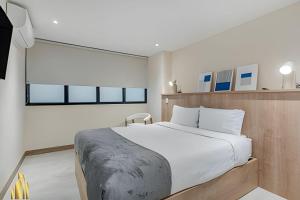 Solei Loft 402 - Espacious & bright apt with AC