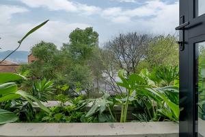 Solei Loft 402 - Espacious & bright apt with AC