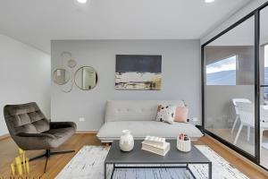 Scala 1901 - Serene aptbalconydeluxe furniture