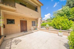 Rosellina Gialla Assisi Oasi di pace in collina