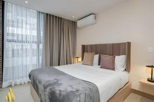 Solei Loft 301 - LocationTrendy Jacuzzi Living