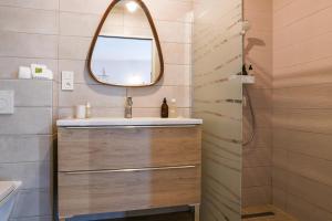 Appartements Chez Flo - clim parking - clg : photos des chambres