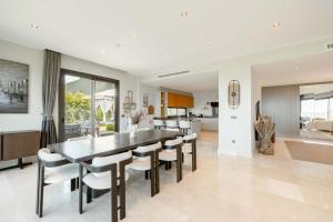 Stunning 5-Bedroom Villa with Panoramic View of Yalikavak Marina