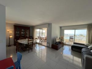 Une des plus belles vue de Port Frejus,Le MIRAMAR,