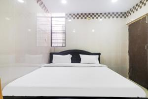 Hotel O Aroma Classic Near Nampally Railway station