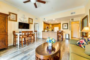 7 Mi to Disney World Condo with 2 Balconies and Pools