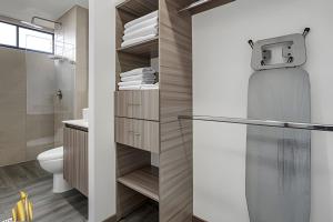 Clase 48 apt1002 - Loft with Panoramic Views and AC