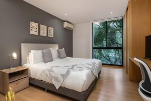 Santacoloma 407 Apto tranquilo con vistas verdes. AC