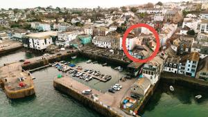 Breathtaking Harbourside Views With Parking at Harbour Strand